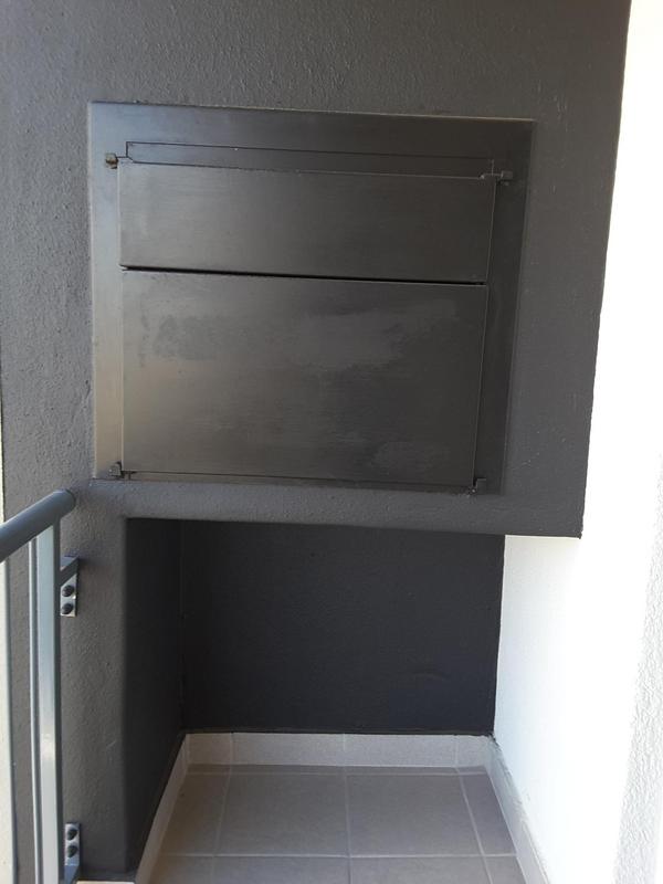 To Let 2 Bedroom Property for Rent in Buhrein Western Cape